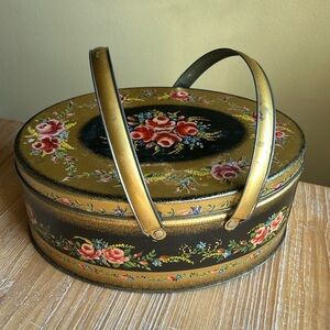 Vintage 40’s Oval Floral Painted Sewing Basket Lunch Box Tin Box Lid & Handles